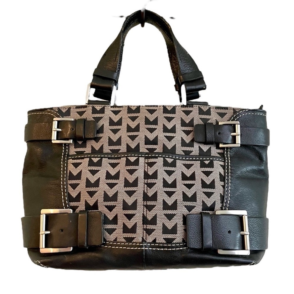 MICHAEL KORS, AUTHENTIC PURSE. TAN & BLACK WITH MK SIGNATURE DESIGN.